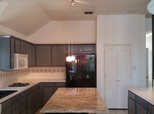 5652 Rockport Ln, Haltom City, TX 76137