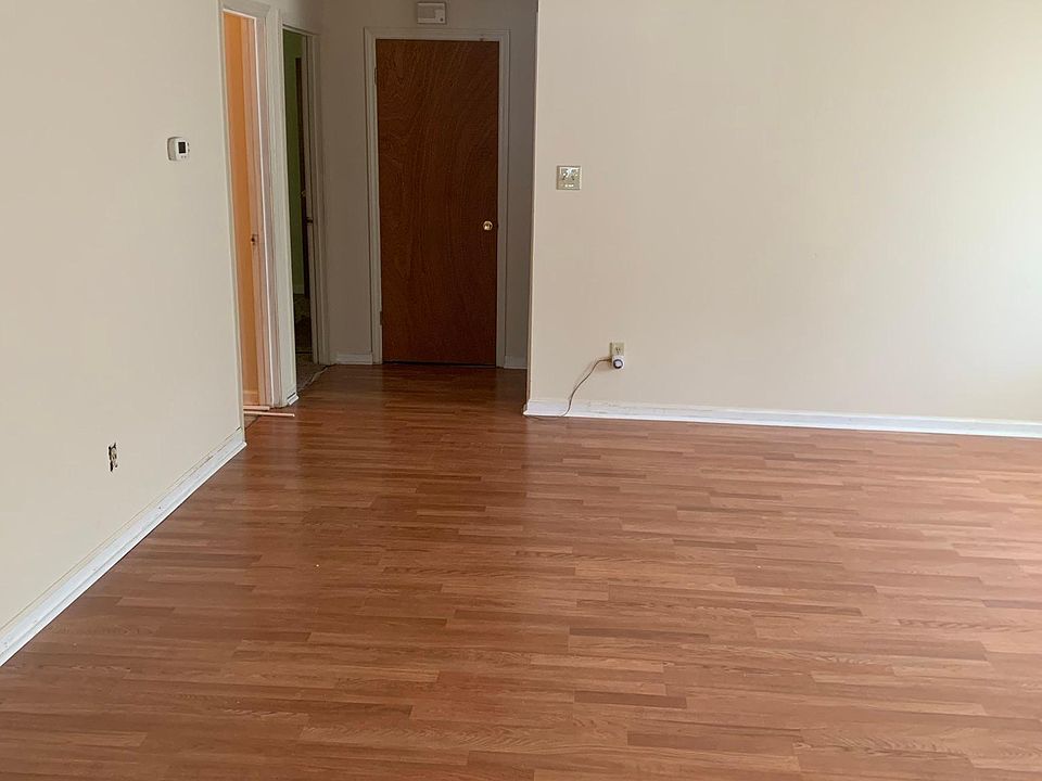 1st image of 3015 Sprucewood Dr