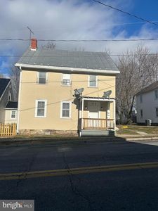 310 W Liberty St, Charles Town, WV, 25414