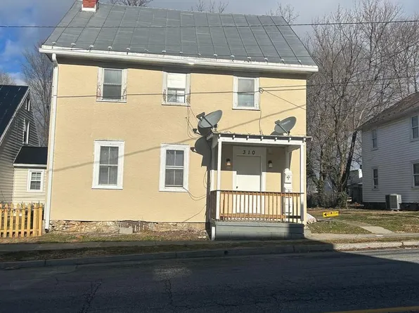 310 W Liberty St, Charles Town, WV 25414