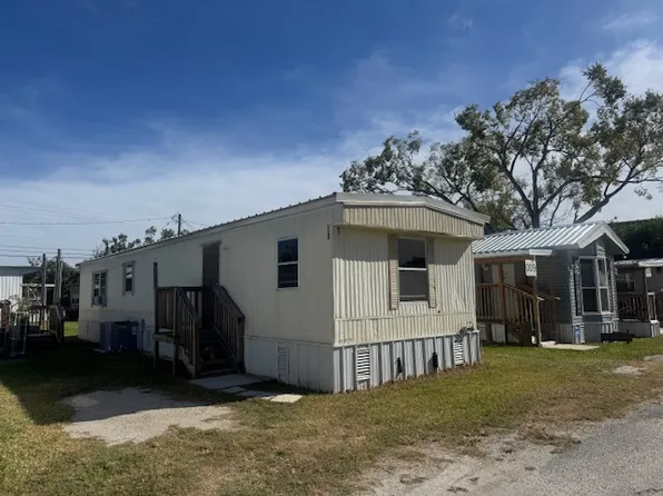 6810 Maple Ln, Tampa, FL