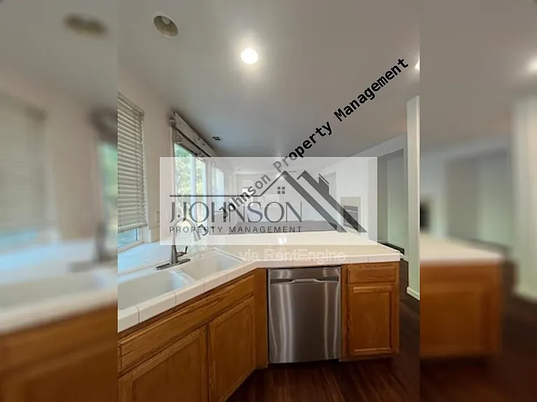 4212 Mulberry Ct — Photo 7