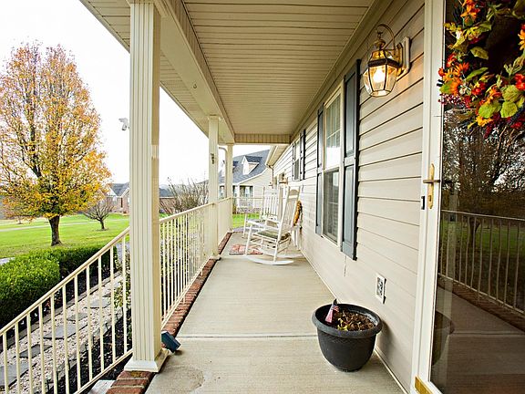 4th image of 131 River Run Dr