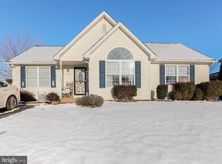 165 Universe Dr, Martinsburg, WV 25404