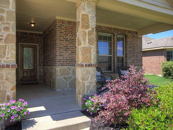 2nd image of 1221 Cedar Cove Pl