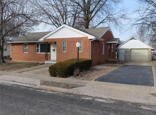 124 E 4th St, Roxana, IL 62084