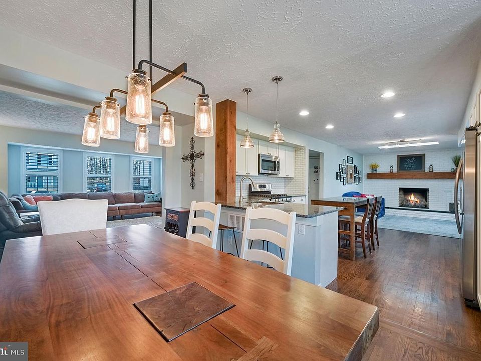 1st image of 3227 Blackwalnut Dr