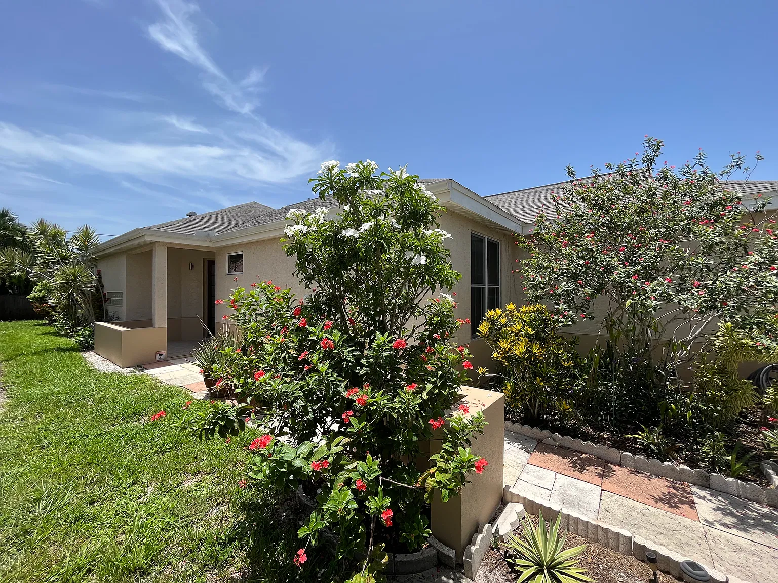 3 bed, 2273 sqft, $3,700 — Photo 1