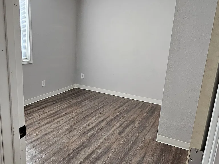 1610 Greer St — Photo 4