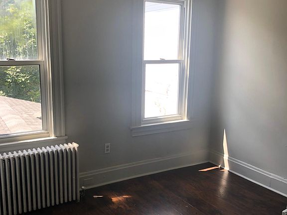 4th image of 305 N 7th St