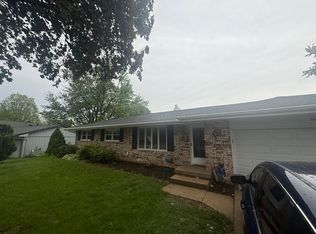 207 Hammitt Dr, Normal, IL 61761