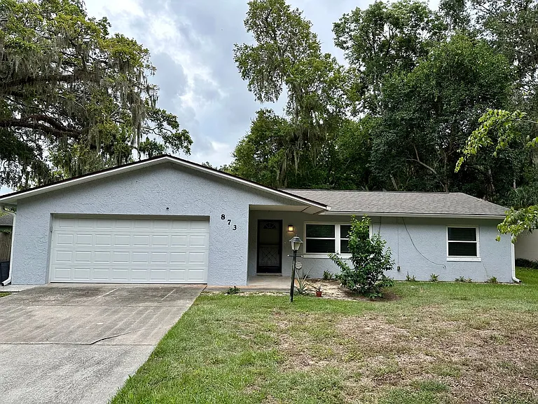873 Nixon Ln — Photo 1