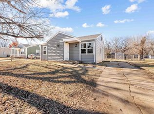 866 Seneca Ave, Salina, KS 67401