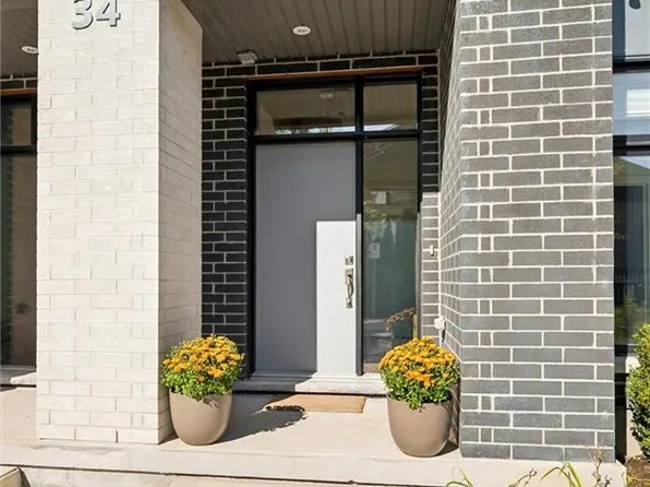271 Grey Silo Rd #34, Waterloo, ON N2K 0E9