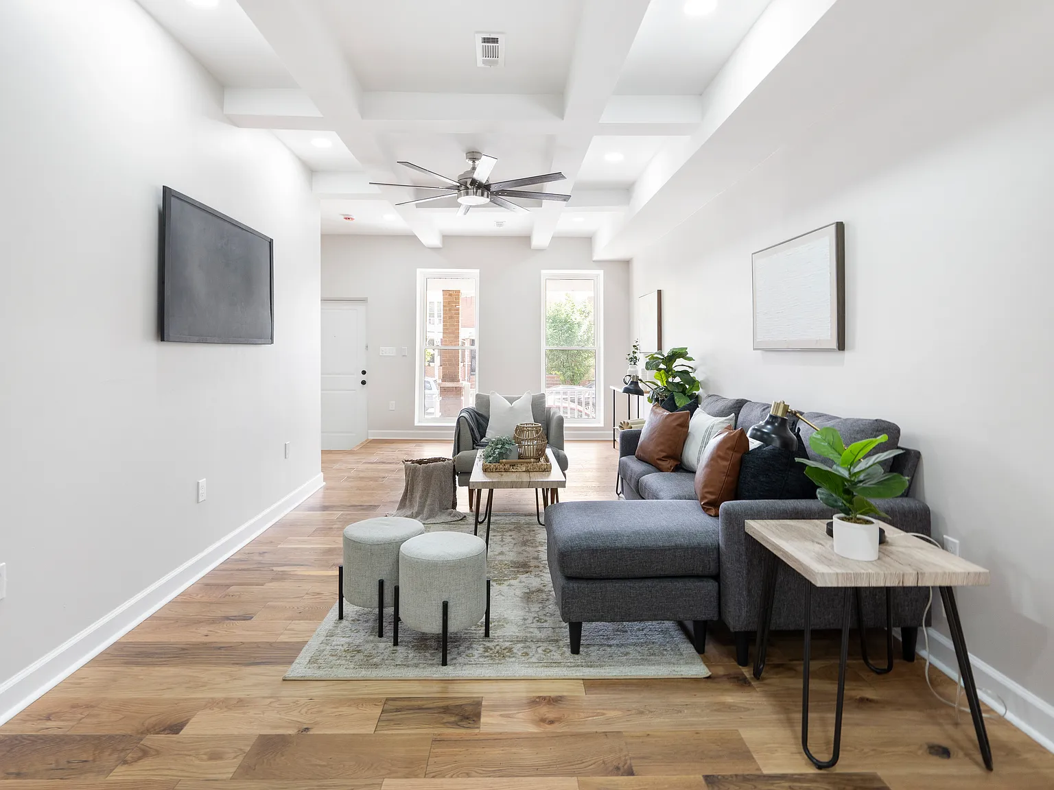 3 bed, 1898 sqft, $3,000 — Photo 3