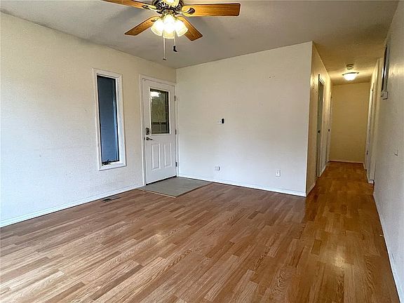4th image of 523 Crestwood Dr