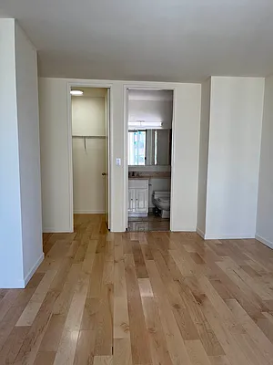 Rented by RELO REDAC INC. | media 8