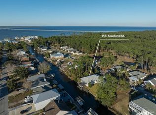 1561 Stanford Rd, Gulf Breeze, FL 32563