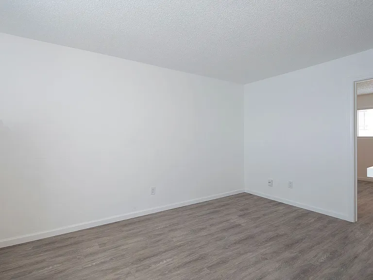 Aztec Pacific Apartments — Photo 54