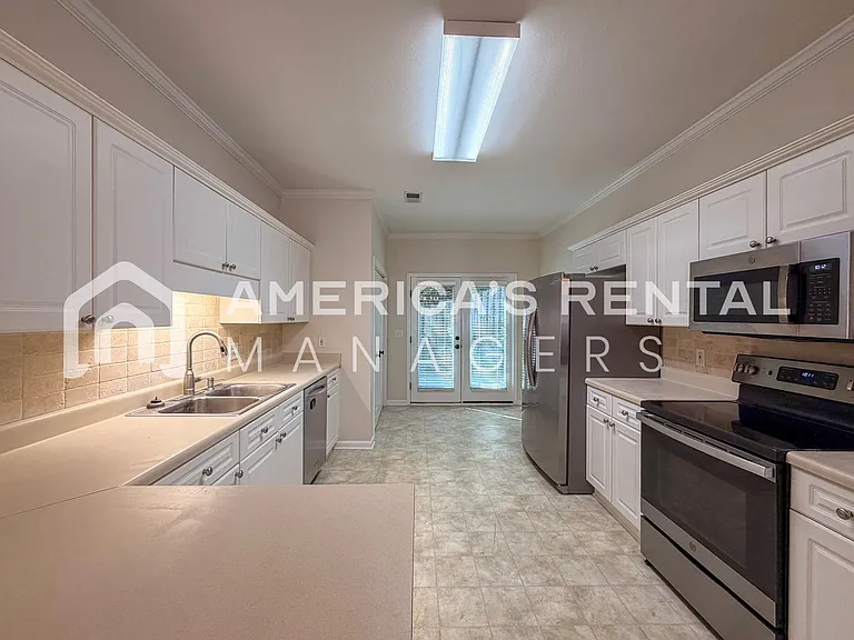3505 Savannah Park Ln — Photo 19