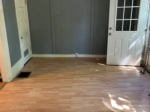 406 N Columbus St APT 1, Jackson, MI 49201
