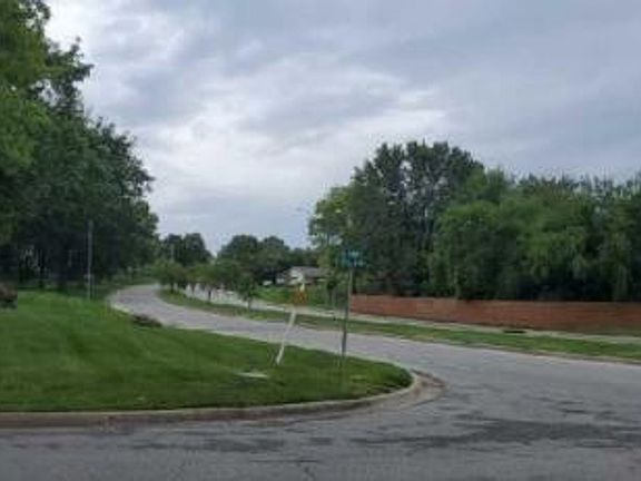 Exterior Neighborhood (street photo)