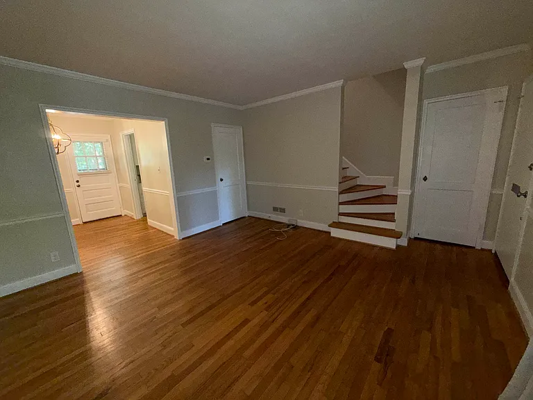 2625 B Greenbrier Rd — Photo 3