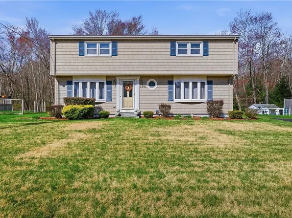 300 Harriet Ln, Cumberland, RI 02864