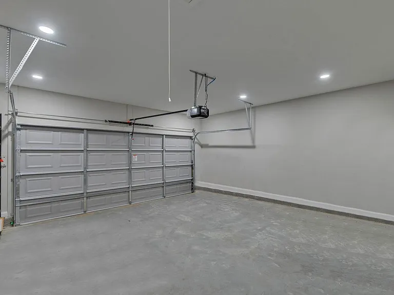15 Holly St — Photo 29