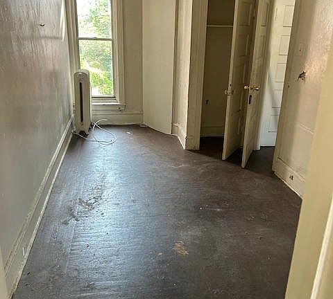 4th image of 5039 N Smedley St
