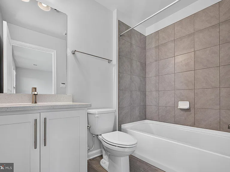 27 Merion Ave — Photo 18