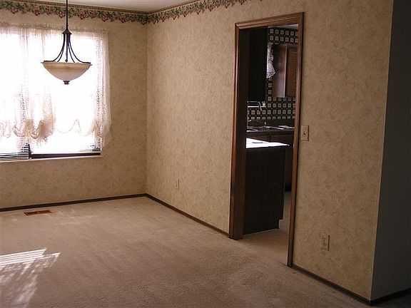 5th image of 6530 Deer Bluff Dr