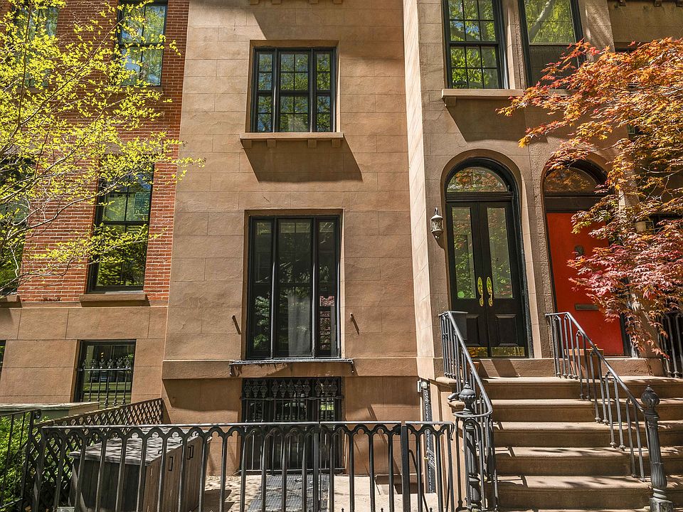 1st image of 12 Tompkins Pl #Townhouse