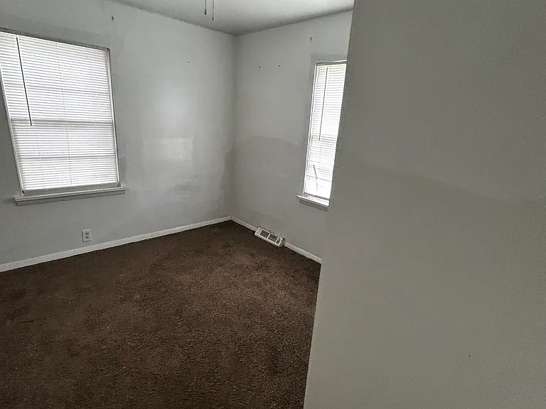 313 Green St — Photo 4