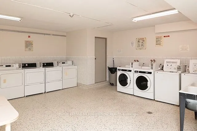 1017 Seneca Ave #508 — Photo 23