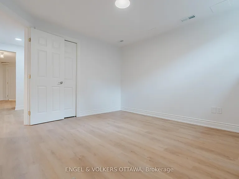 1649 Rosebella Ave #B — Photo 16