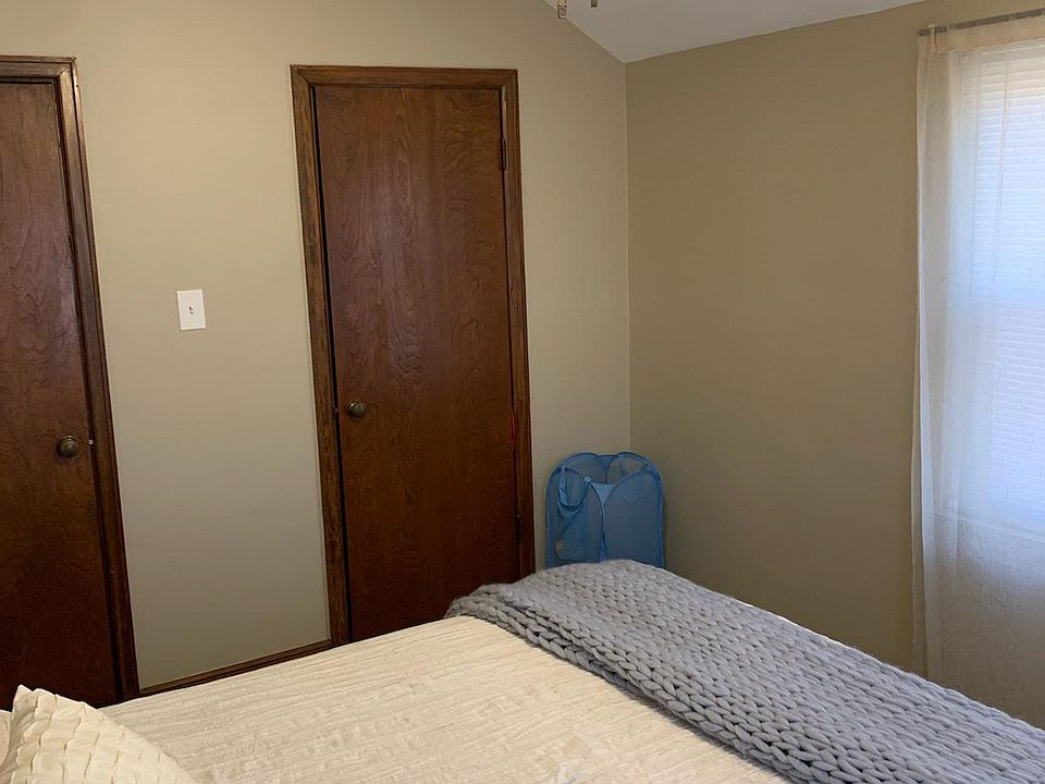 2nd/guest bedroom, APT B