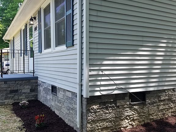 2nd image of 10807 Cropp Dr