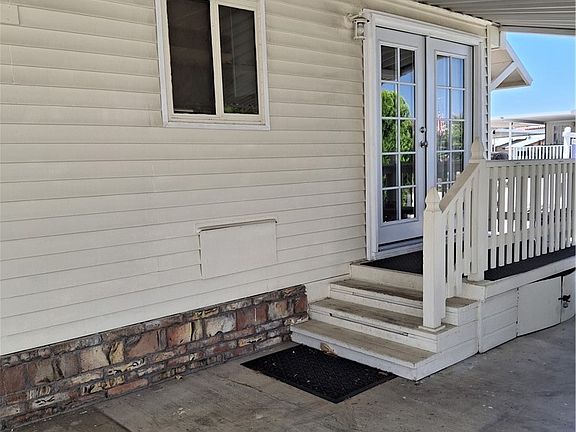 5th image of 1385 Frontier Ave