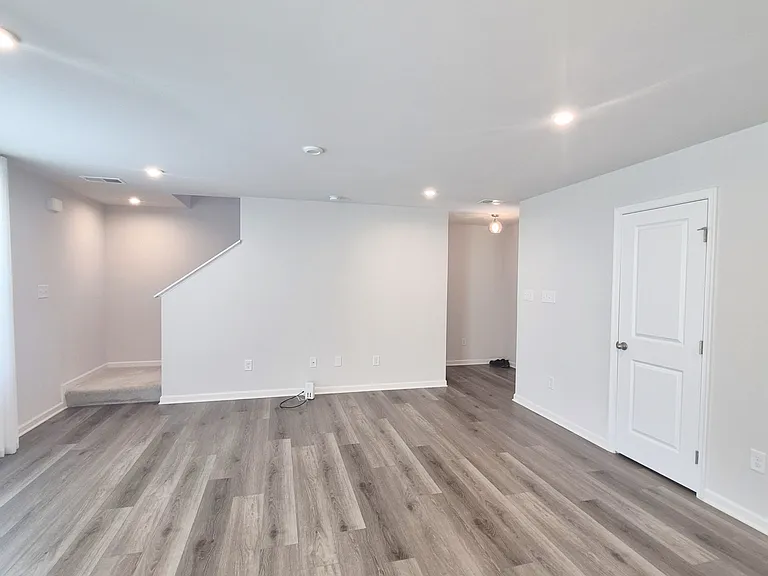 130 Robinia Rd — Photo 8