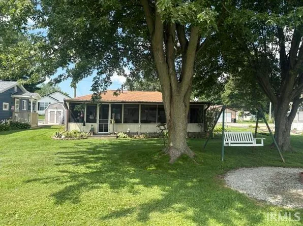 5937 N Lakeshore Dr, Macy, IN 46951