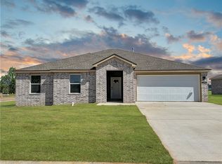 1092 Pebble Dr, Prairie Grove, AR 72753