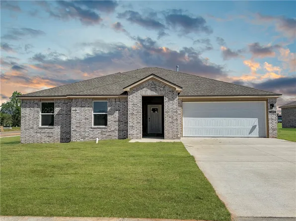 1092 Pebble Dr, Prairie Grove, AR 72753