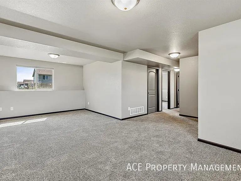 656 Boswell Blvd — Photo 6