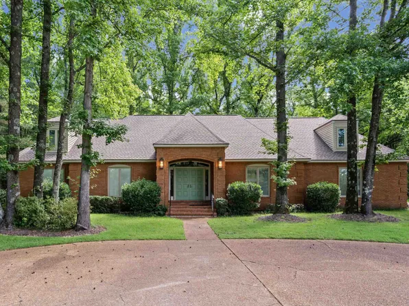 300 N Country Way Dr, Cordova, TN 38018