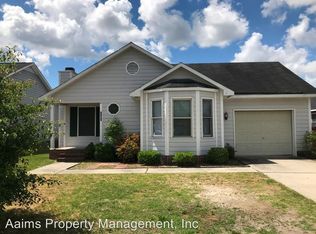 3319 Crosswinds Dr, Hope Mills, NC 28348