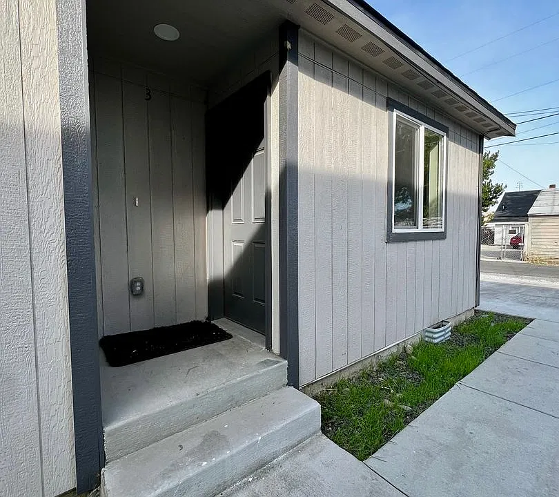 713 N 6th Ave