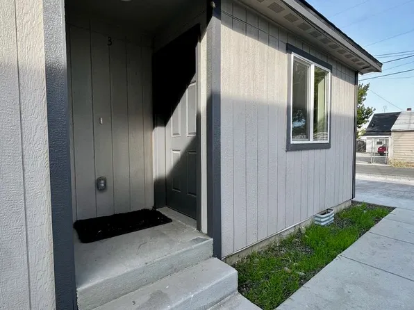 K713, 713 N 6th Ave #3, Yakima, WA 98902