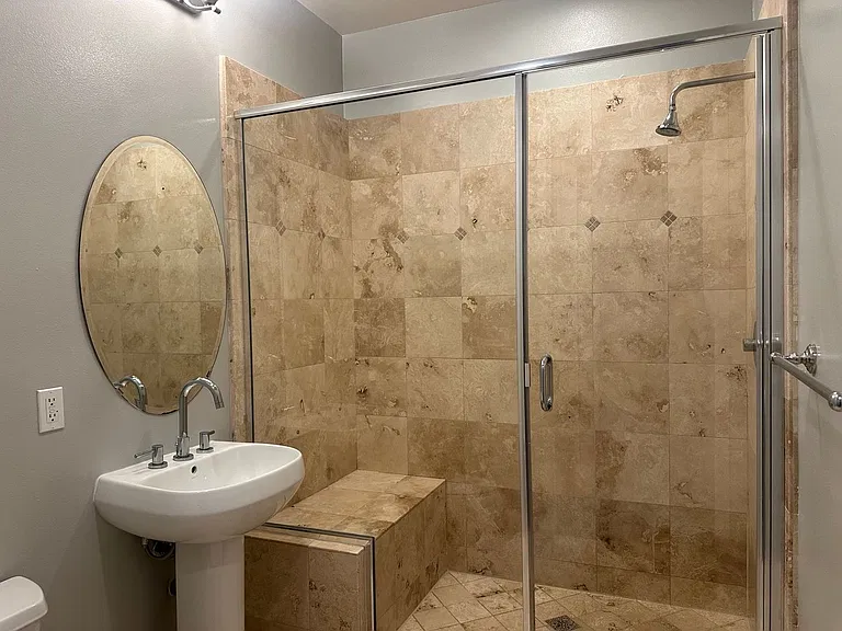 Axis 2300 Apartments — Photo 147