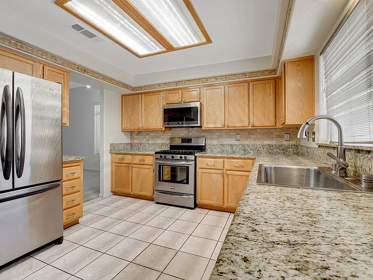 8621 Sierra Cima Ln — Photo 9